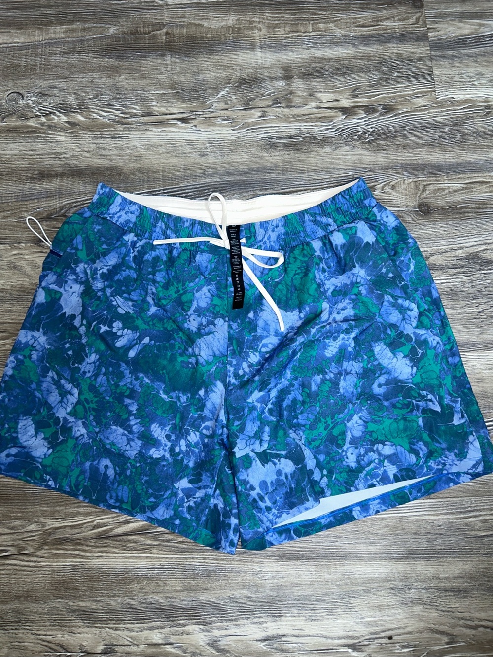 Lululemon Men’s Blue Green Tie-Dye Swim Shorts